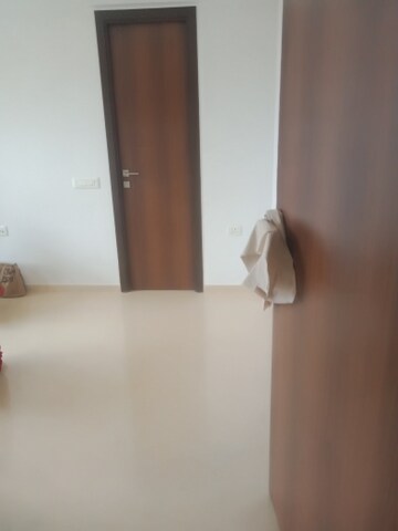 Room in 1 BHK Apartment at Hiranandani Highland, Powai – for Rent