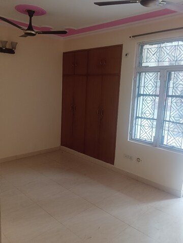 Room in 2 BHK Apartment at Shiv Ganga Apartments Vasundhara, Vasundhara Sector 4 – for Sale