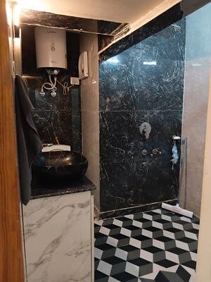 Room in 2 BHK Apartment at Everest Apartments RWA, Kalkaji – for Sale