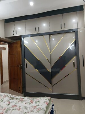 Room in 2 BHK Apartment at Everest Apartments RWA, Kalkaji – for Sale