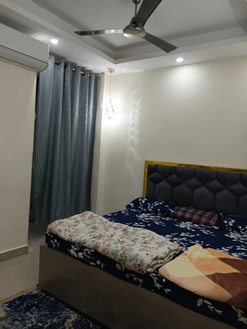Bedroom in 2 BHK Apartment at Everest Apartments RWA, Kalkaji – for Sale