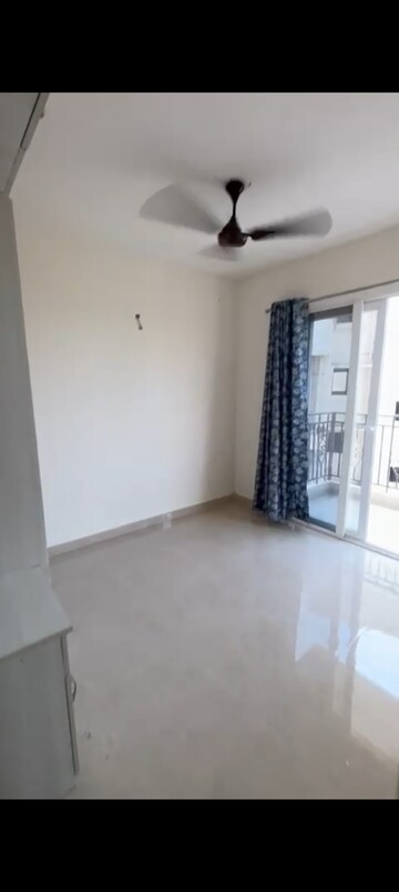 Room in 1 BHK Apartment at Signature Global Golf Greens, Sector 79 – for Sale