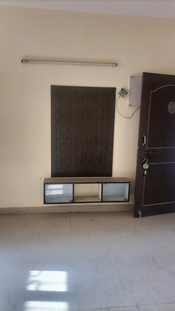 Furnished Amenities in 2.5 BHK Apartment at SRS Royal Hills, Sector 87 – for Rent