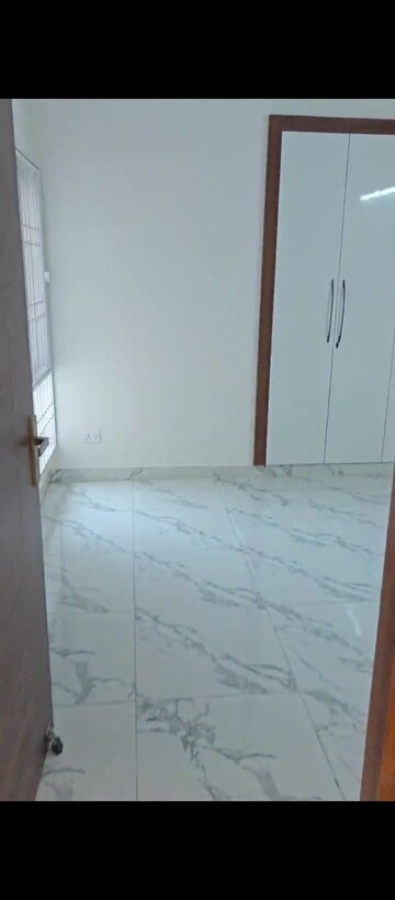 Room in 2 BHK Apartment at SG Shikhar Height, Siddharth Vihar – for Rent