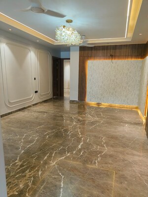 Room in 4 BHK Builder Floor at Sector 49 – for Sale