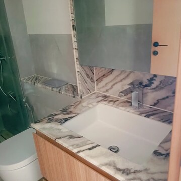 Bathroom in 4 BHK Builder Floor at DLF The Grove, Sector 54 – for Rent