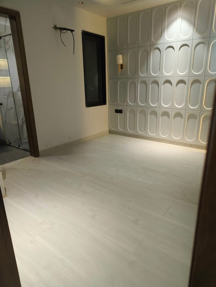 Room, sector 49 4 Bedroom 280 Sq.Yd. Builder Floor In Sector 49 Gurgaon 8866996