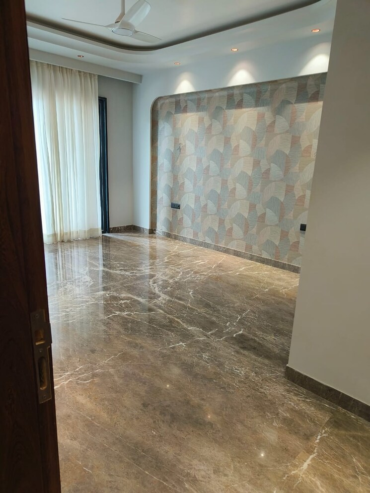 Room, sector 49 4 Bedroom 280 Sq.Yd. Builder Floor In Sector 49 Gurgaon 8866996