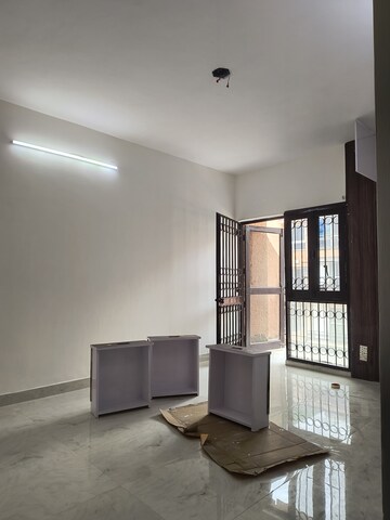 Floor Plan in 2 BHK Apartment at Sarita Vihar – for Rent