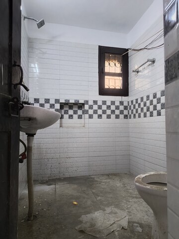 Bathroom in 2 BHK Apartment at Sarita Vihar – for Rent
