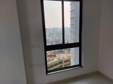 Room in 2 BHK Apartment at Sunteck Avenue 2, Goregaon West – for Rent