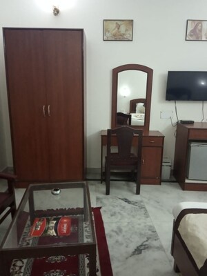 Furnished Amenities in 6+ BHK Villa at Saraswati Vihar – for Sale