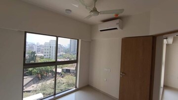 Room in 1 BHK Apartment at Lodha Unica, Jogeshwari West – for Rent