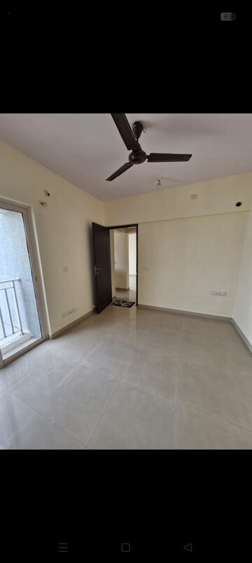 Room in 2 BHK Apartment at Kamal Apartment Teen Hath Naka, Louis Wadi – for Rent