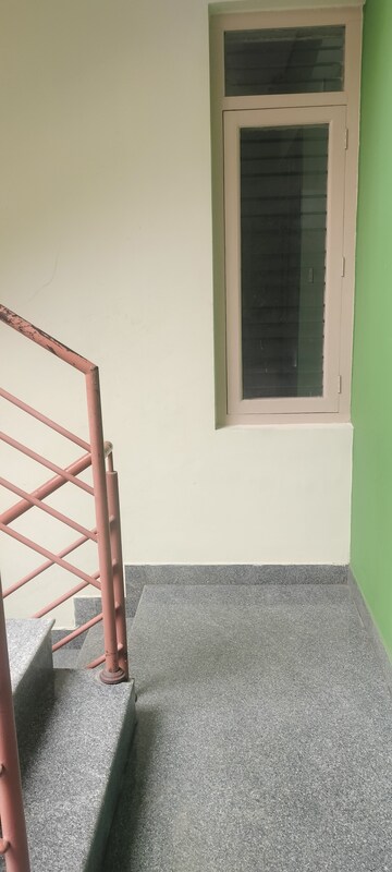Room in 2 BHK Builder Floor at Cambridge Layout – for Rent
