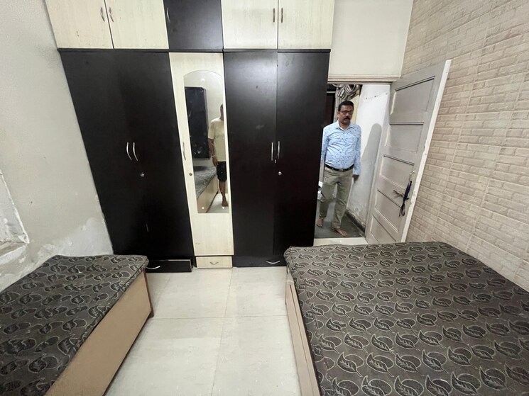 Team Area, om-shraddha-chs 1 Bedroom 450 Sq.Ft. Apartment In Kalwa Thane 8867052