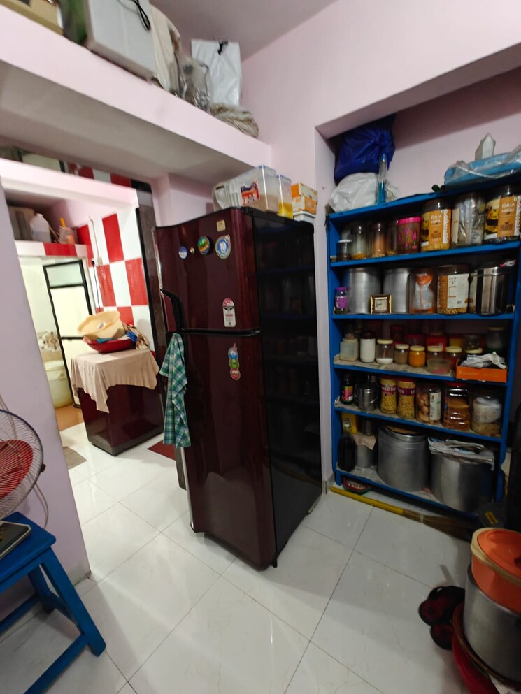  Parking, raj-residency-kasarvadavali 1 Bedroom 450 Sq.Ft. Apartment In Kasarvadavali Thane 8867073