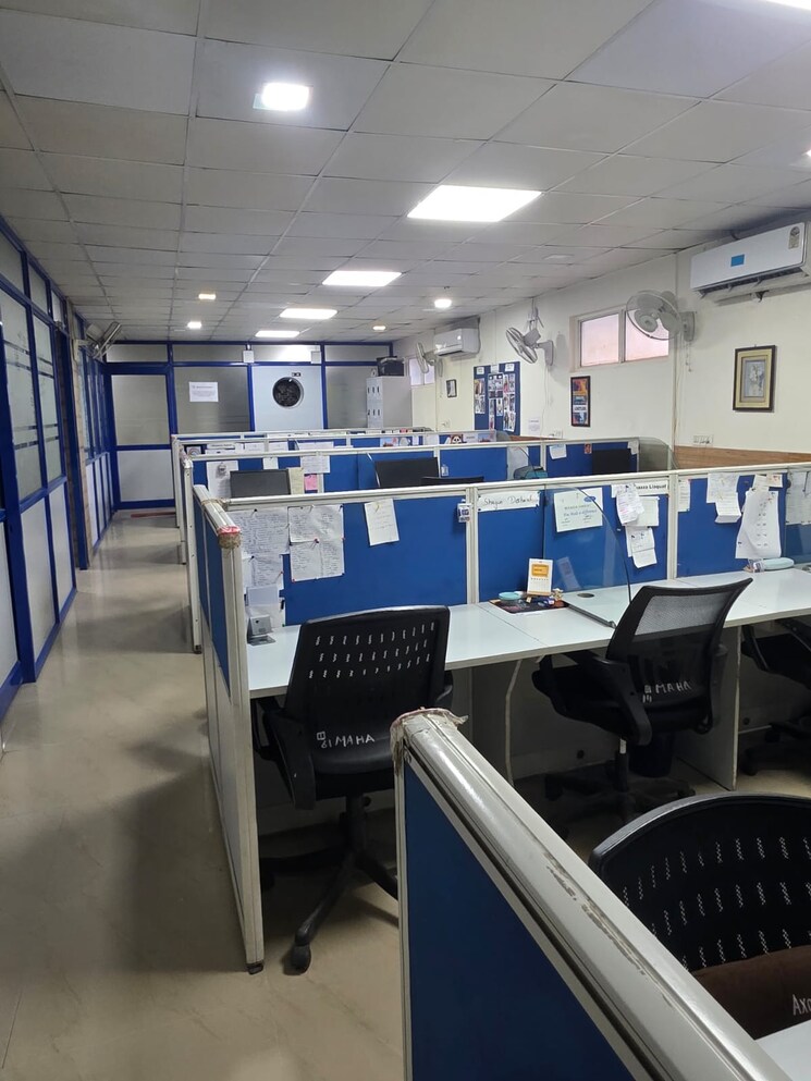 Team Area, sector 3 Commercial Office Space 2200 Sq.Ft. In Sector 3 Noida 8867067