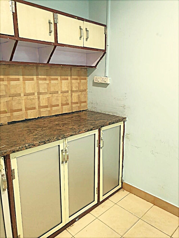 Balcony, sector 3 Commercial Office Space 2200 Sq.Ft. In Sector 3 Noida 8867067