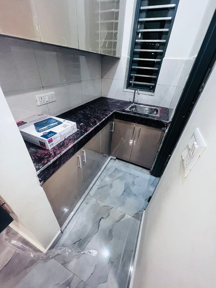 Kitchen, sushant lok i 1 RK 200 Sq.Ft. Builder Floor In Sushant Lok I Gurgaon 8867115