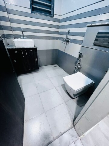 Master Bedroom in 1 RK Builder Floor at Sushant Lok I – for Rent