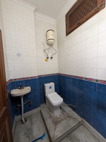 Master Bedroom in 1 BHK Builder Floor at Subhash Nagar – for Rent