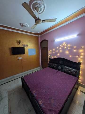 Master Bedroom in 1 BHK Builder Floor at Subhash Nagar – for Rent