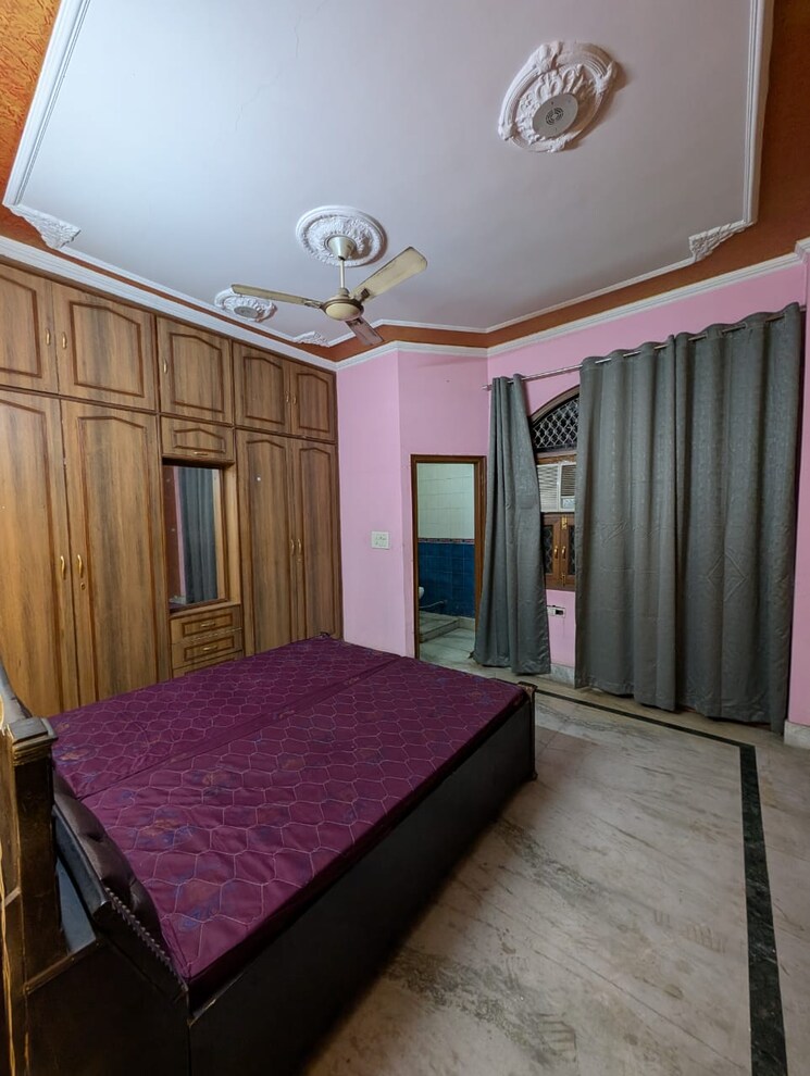Master Bedroom, subhash nagar 1 Bedroom 100 Sq.Yd. Builder Floor In Subhash Nagar Delhi 8867154