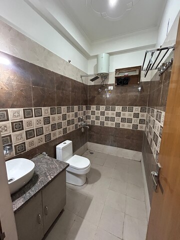 Attached Bathroom in 3 BHK Apartment at Jakhan – for Rent