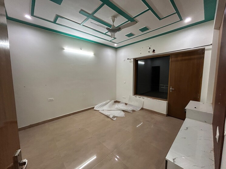 Room, jakhan 3 Bedroom 2500 Sq.Ft. Apartment In Jakhan Dehradun 8867128