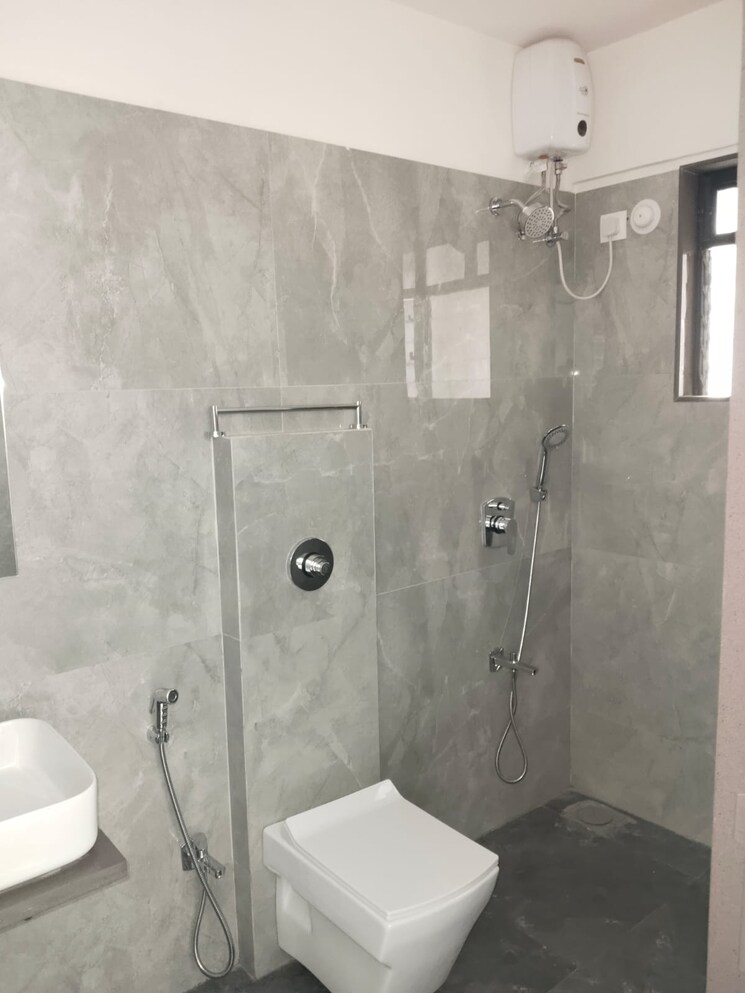 Bathroom, naman-habitat 3 Bedroom 1025 Sq.Ft. Apartment In Andheri West Mumbai 8867123