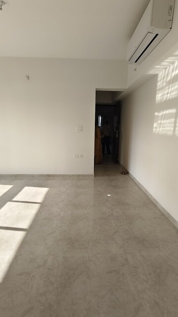 2 BHK Apartment For Rent in Lodha Amara, Kolshet Road