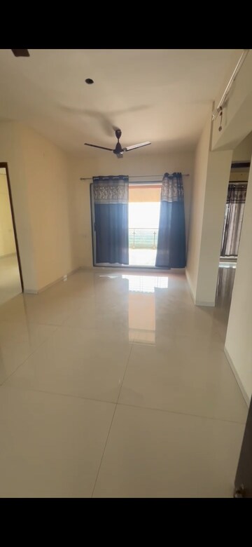 Room in 3 BHK Apartment at Shree Samarth Heights, Ghansoli – for Rent