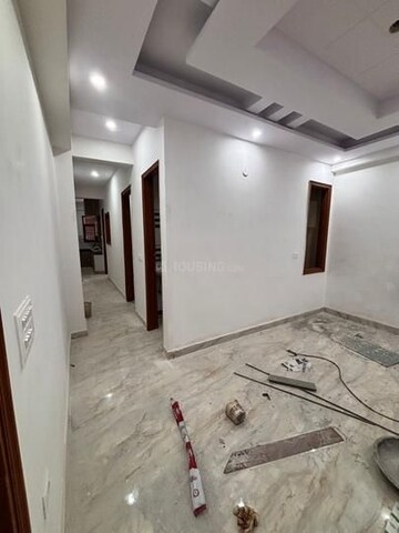 Room in 2 BHK Builder Floor at Sector 16 – for Rent