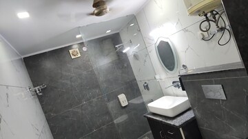 Attached Bathroom in 2 BHK Builder Floor at Sector 16 – for Rent