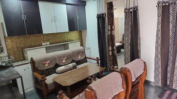Living Room in 2 BHK Builder Floor at Sector 16 – for Rent