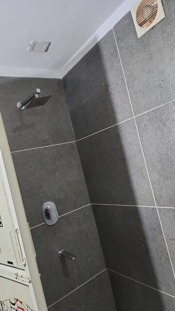 Attached Bathroom in 2 BHK Builder Floor at Sector 16 – for Rent