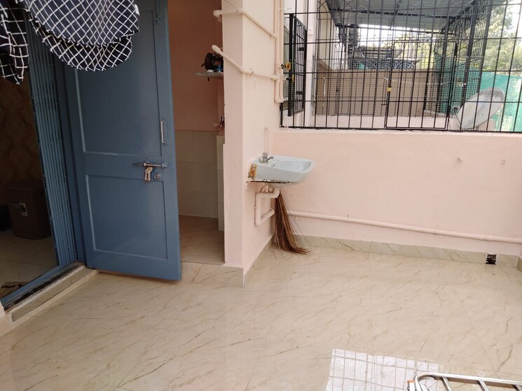 Bathroom, vashi sector 6 3 Bedroom 1200 Sq.Ft. Independent House In Vashi Sector 6 Navi Mumbai 8867259