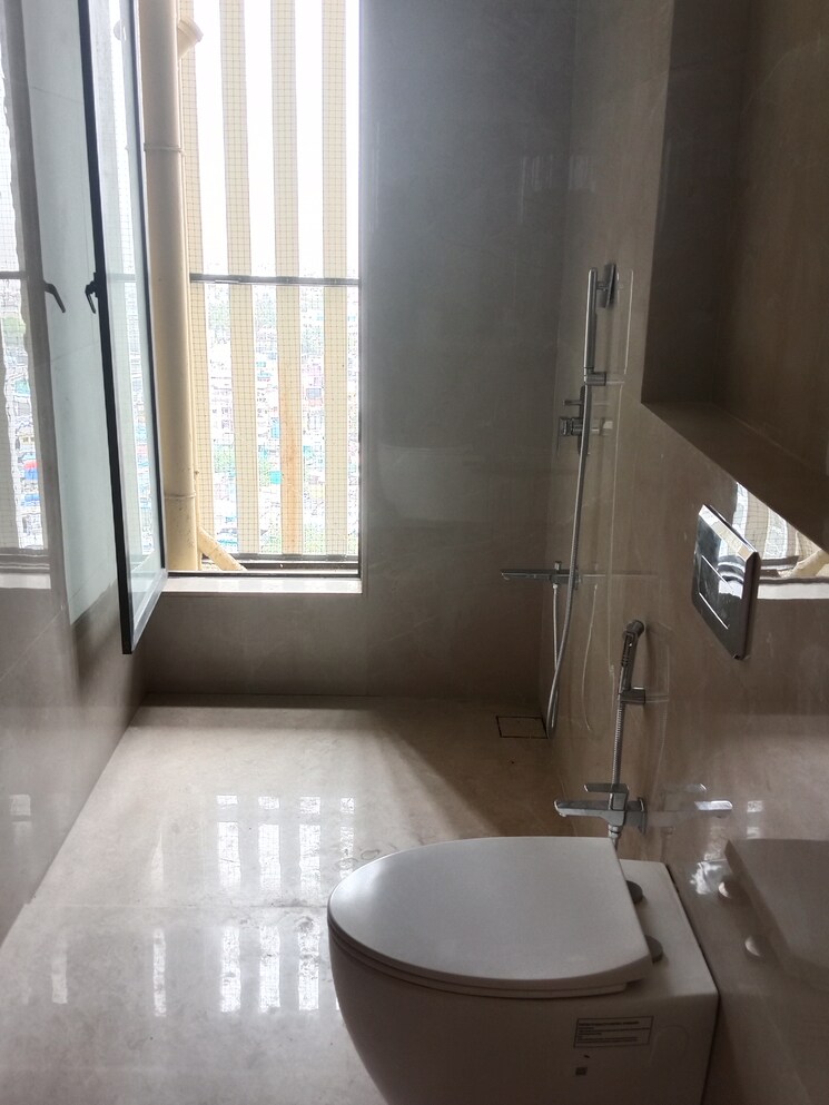 Bathroom, mirchandani-triton 3 Bedroom 1411 Sq.Ft. Apartment In Santacruz West Mumbai 8867298