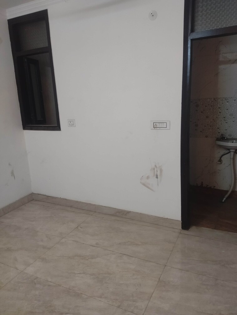 Room, govindpuri 3 Bedroom 900 Sq.Ft. Builder Floor In Govindpuri Delhi 8867312