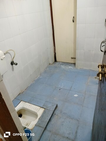 Master Bedroom in 2 BHK Builder Floor at Kamta – for Rent