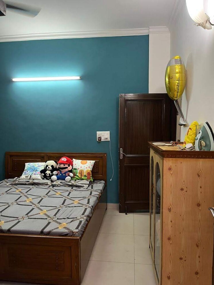 Bedroom, rajouri garden 2 Bedroom 160 Sq.Yd. Builder Floor In Rajouri Garden Delhi 8867356