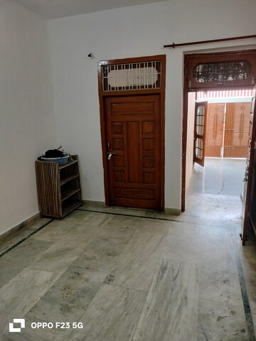 Room in 2 BHK Builder Floor at Kamta – for Rent