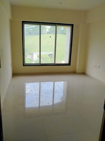 Room in 2 BHK Apartment at Oberoi Sky City, Borivali East – for Rent