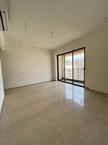 Room in 5 BHK Apartment at Godrej RKS, Chembur – for Sale