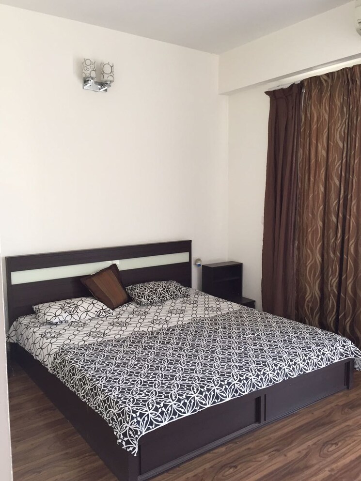 Bedroom, emaar-the-palm-drive-palm-studios 3.5 Bedroom 1950 Sq.Ft. Apartment In Sector 66 Gurgaon 8867142