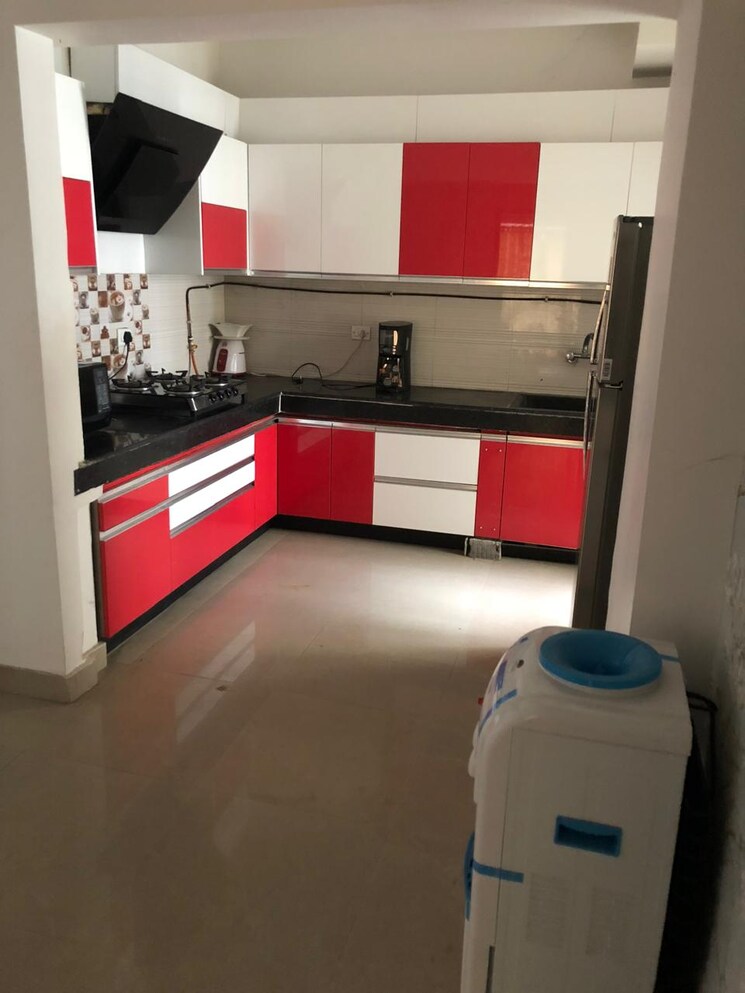 Kitchen, grihapravesh 3 Bedroom 1971 Sq.Ft. Apartment In Sector 77 Noida 8867455