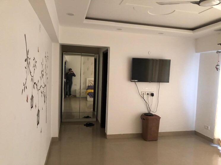 Room, grihapravesh 3 Bedroom 1971 Sq.Ft. Apartment In Sector 77 Noida 8867455