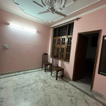 Room in 2 BHK Independent House at Sector 39 – for Rent