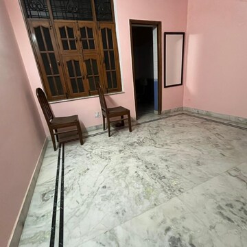 Room in 2 BHK Independent House at Sector 39 – for Rent